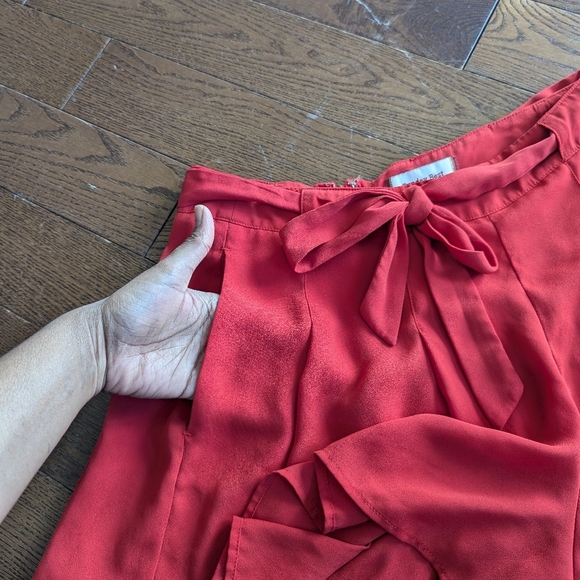 ARITZIA Sunday Best WESTLEY Short Pleated Red Womens Size 4 Tie Belt Feminin - Picture 9 of 12